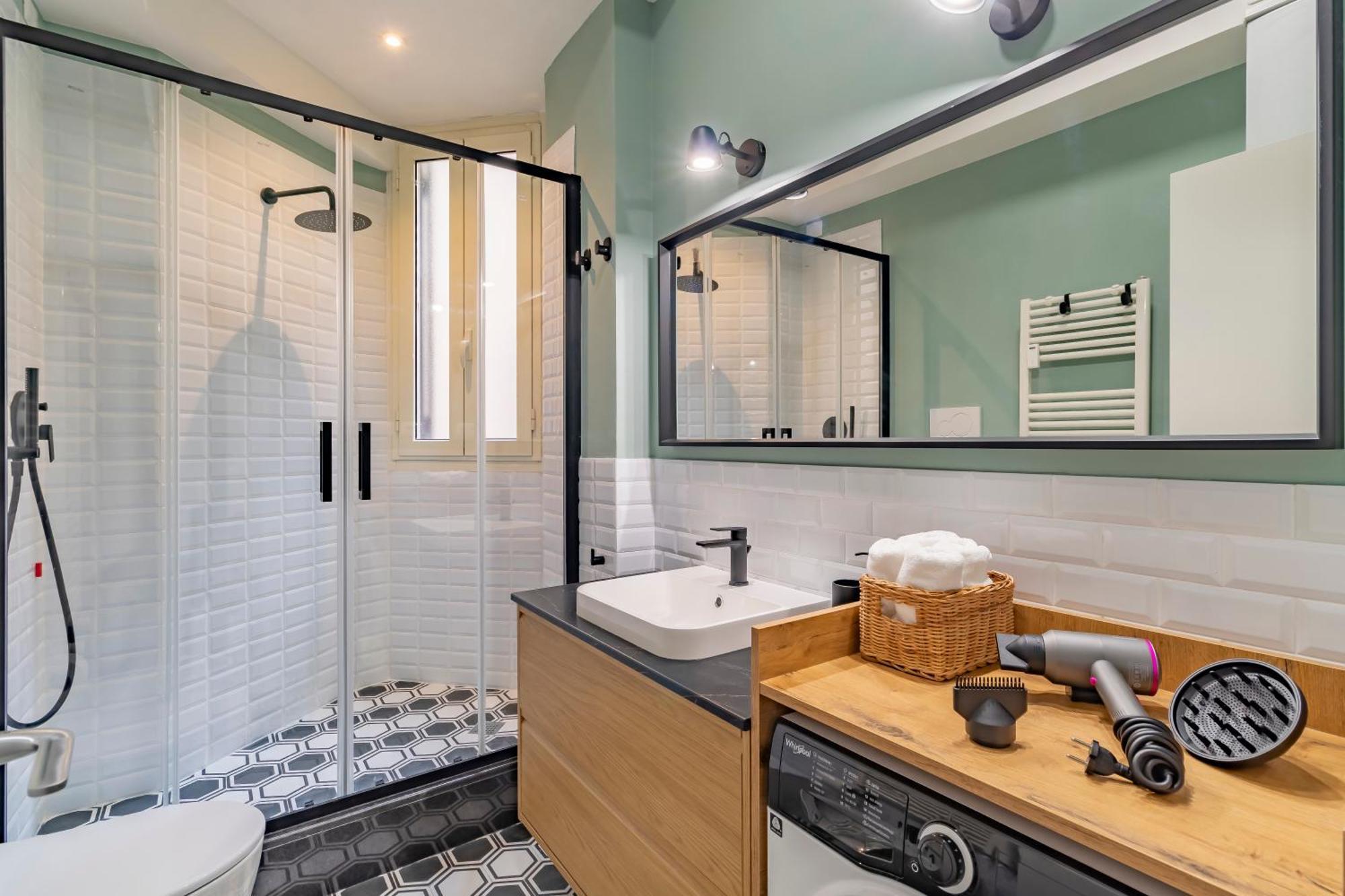 Domus Ana- Modern Elegance, Steps Away From The Colosseum And The Historic Center Apartamento Roma
